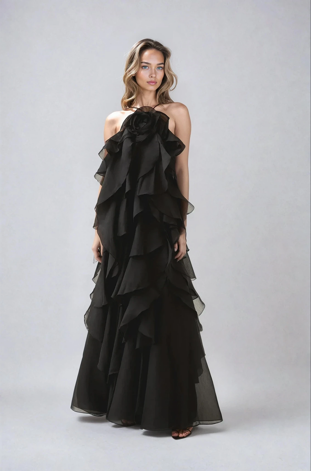 Nephele - Robe de cocktail longue à volants et dos nu