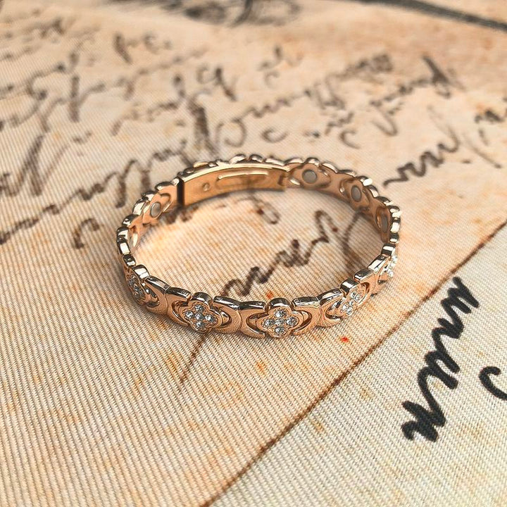Novelle™ | Elegant Magnetic Copper Bangle