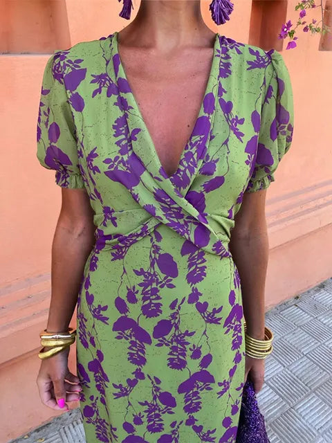 Lucinda - Robe plissée à fleurs style bohème à col en V