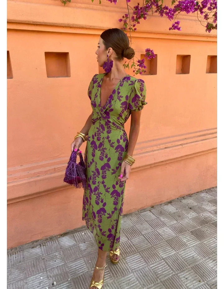 Lucinda - Robe plissée à fleurs style bohème à col en V