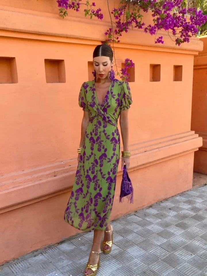 Lucinda - Robe plissée à fleurs style bohème à col en V