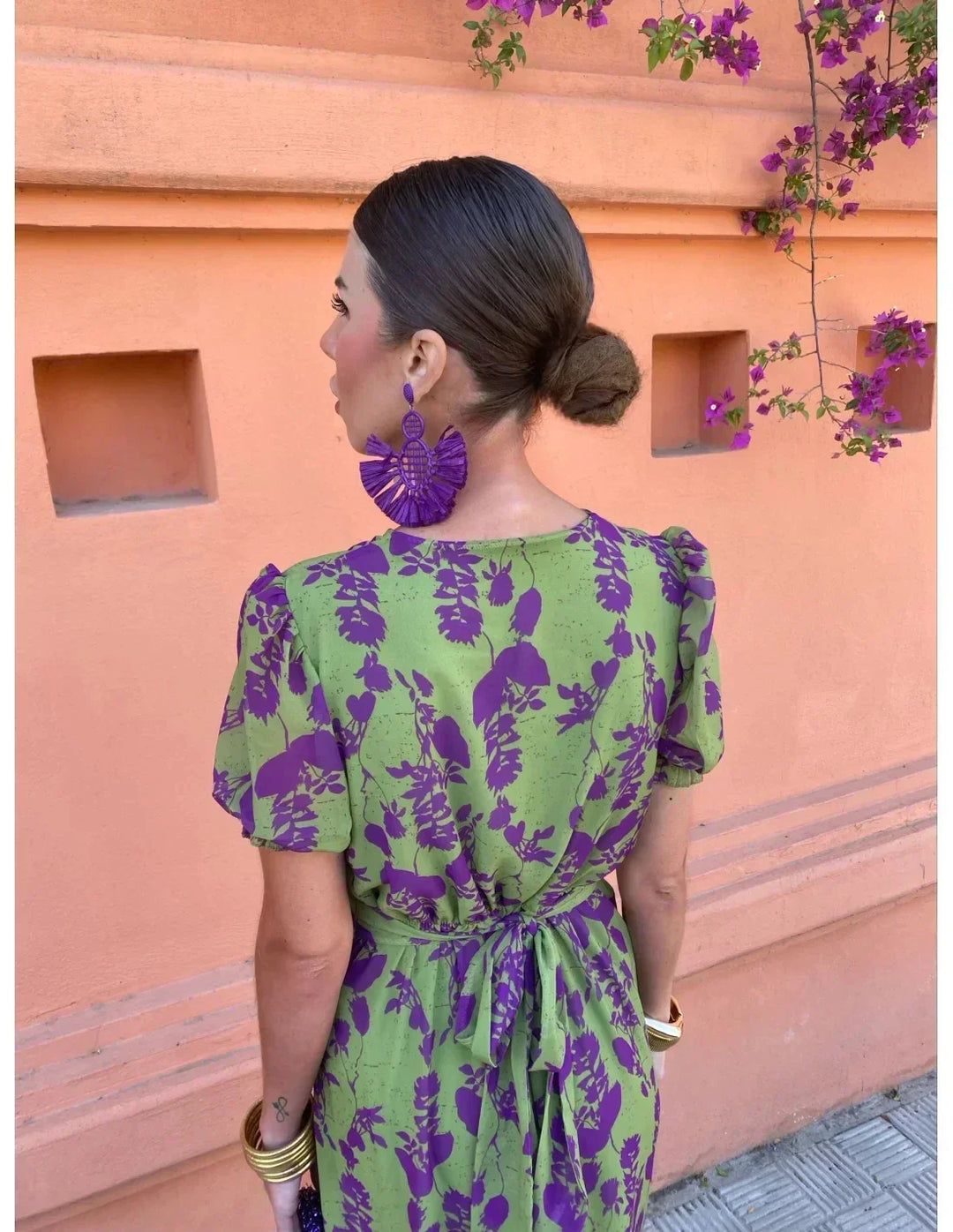 Lucinda - Robe plissée à fleurs style bohème à col en V