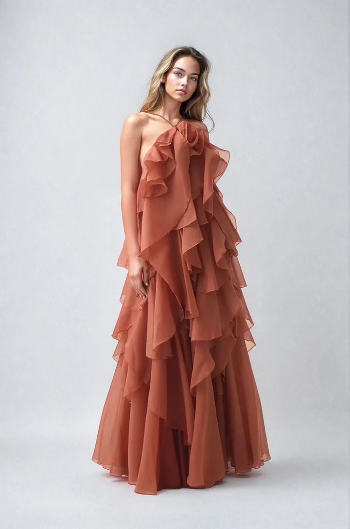 Nephele - Robe de cocktail longue à volants et dos nu