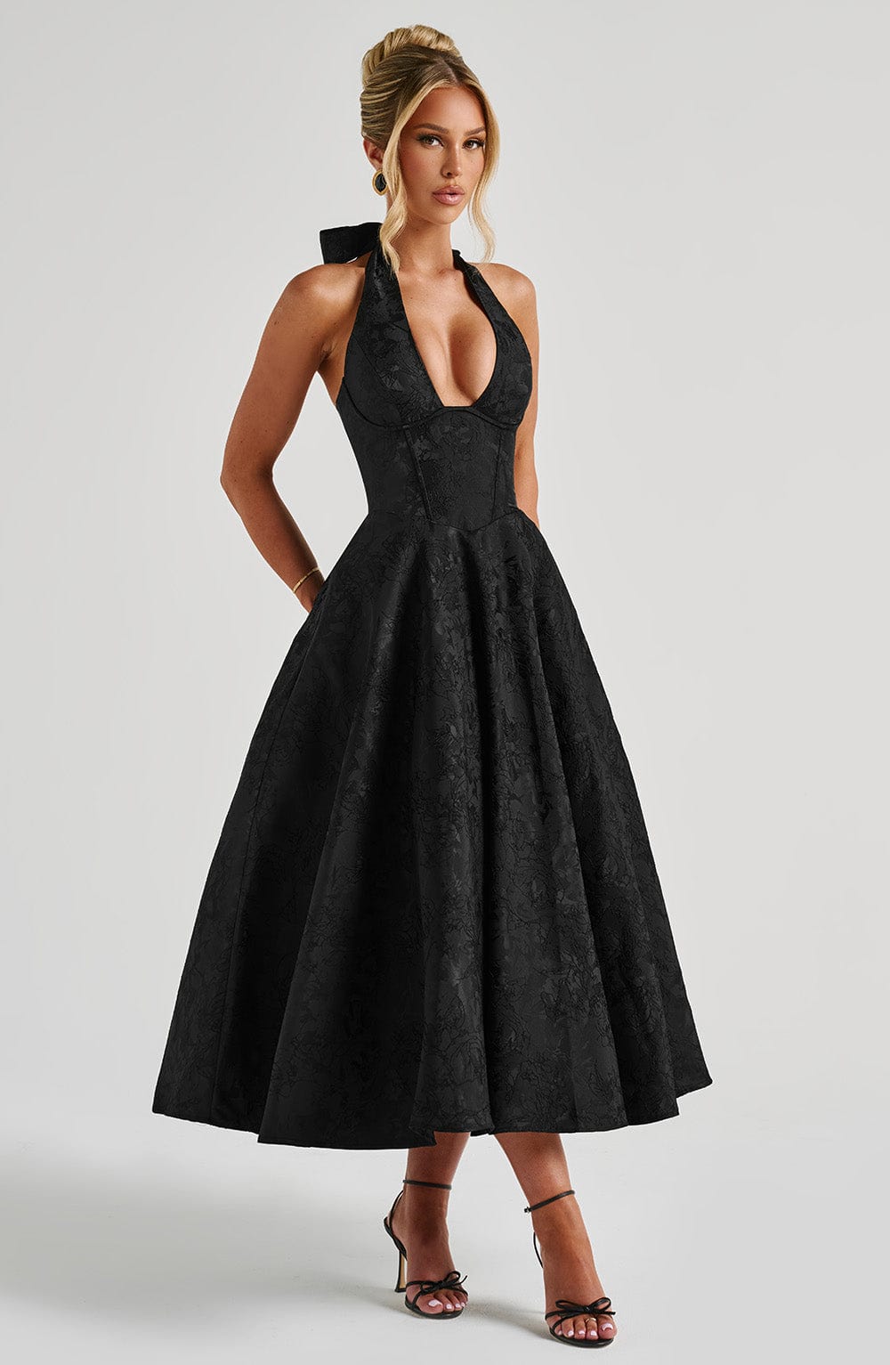 Renata - Maxi robe jacquard à lacets à la taille