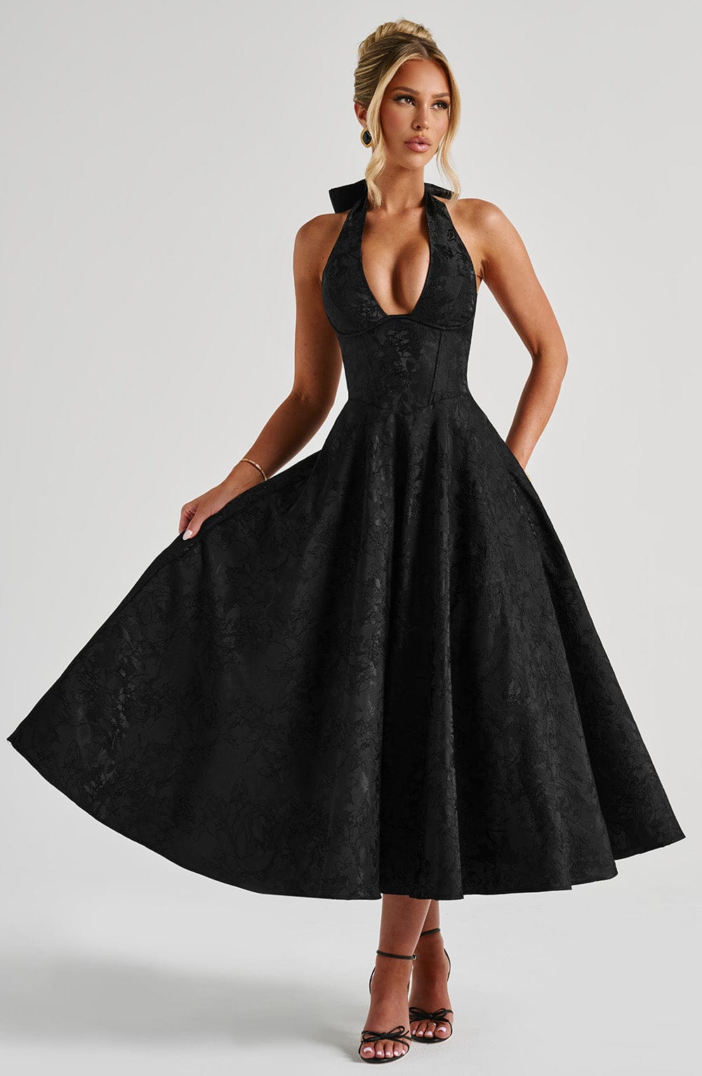 Renata - Maxi robe jacquard à lacets à la taille