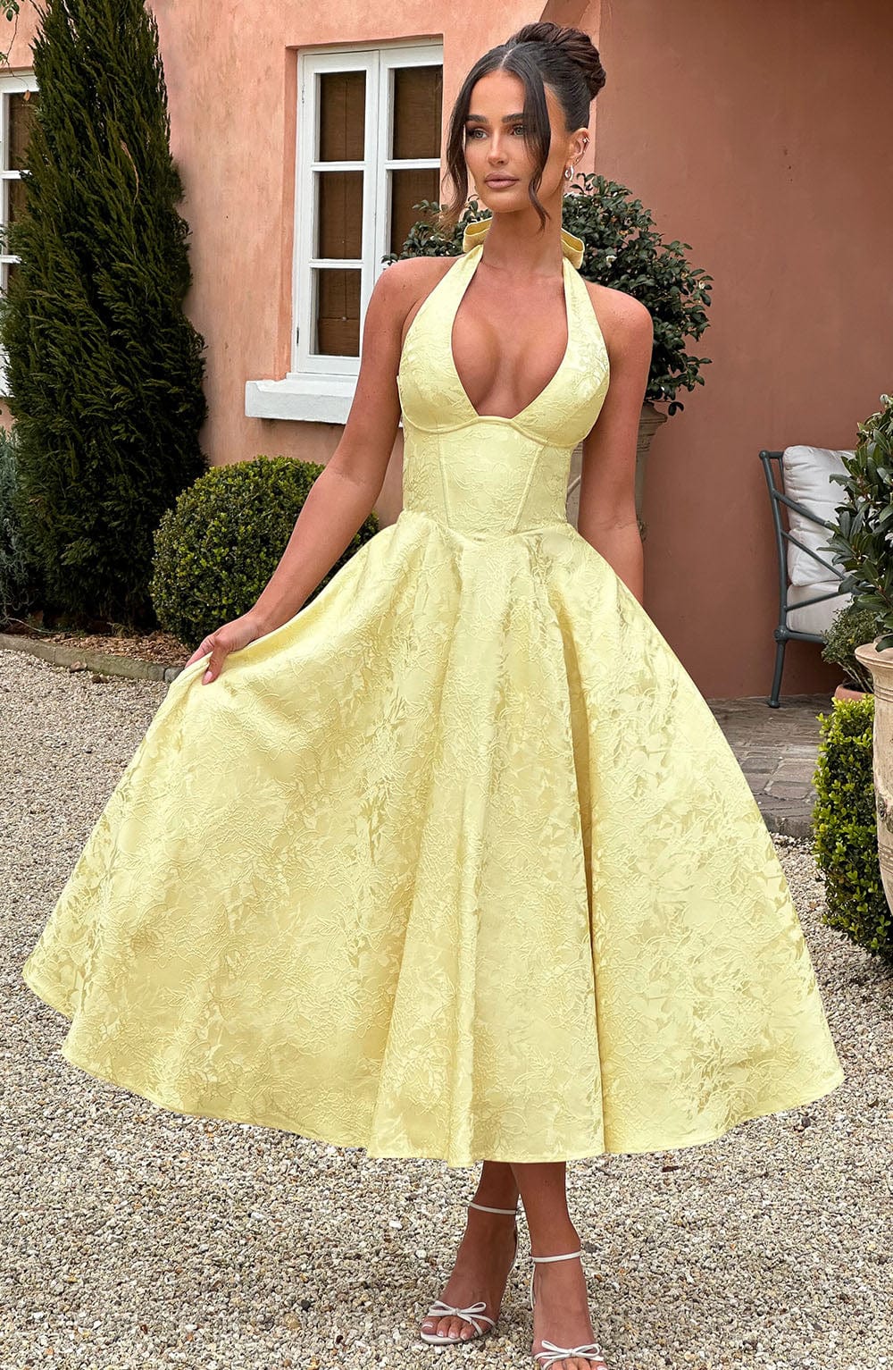 Renata - Maxi robe jacquard à lacets à la taille